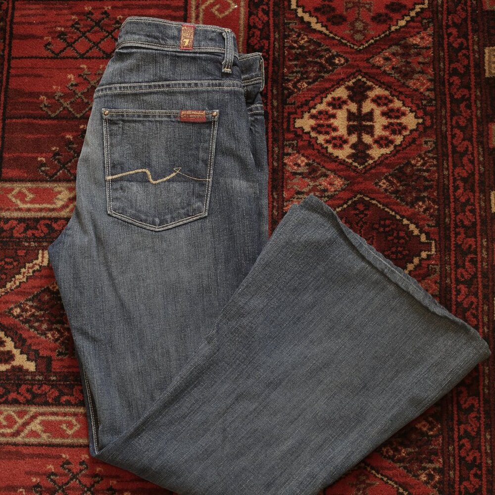 7 For All Mankind Women's Bellbottom Jeans Size 29